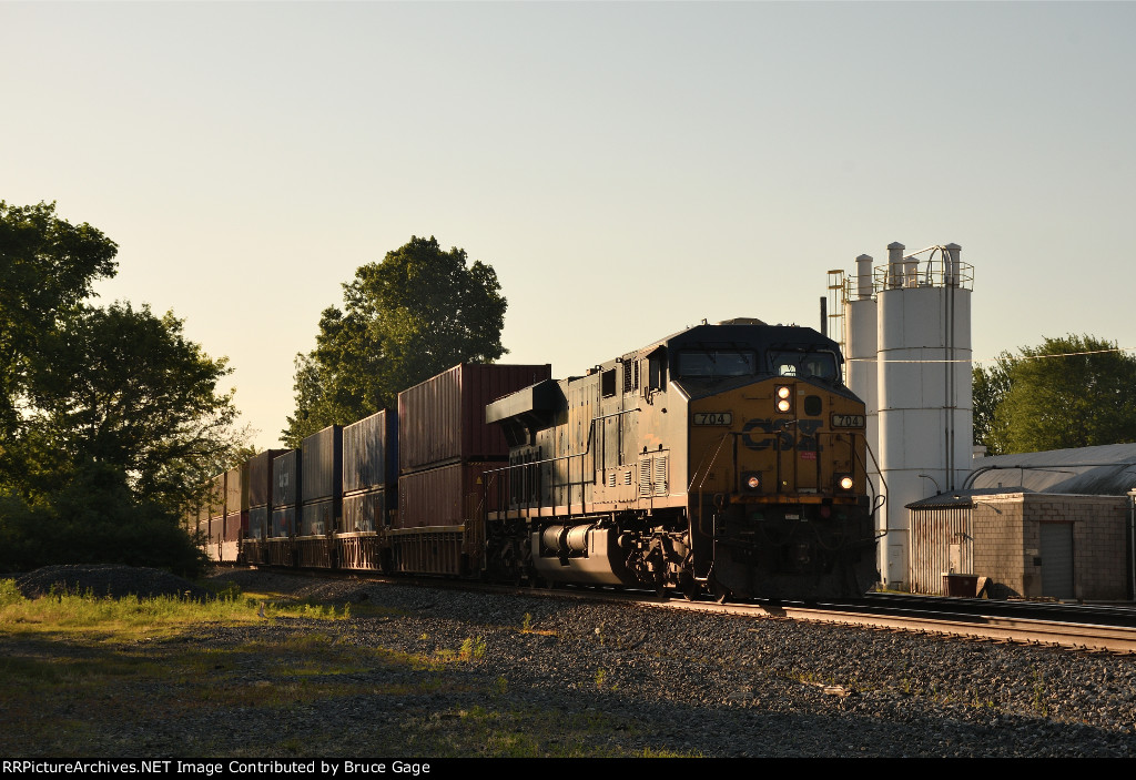 CSX 704